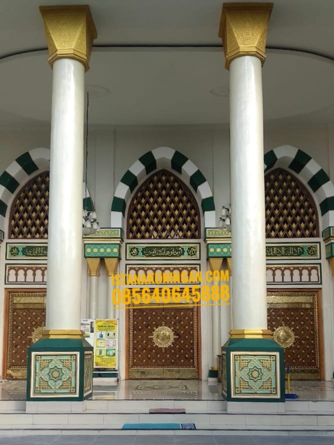 pintu masjid madinah