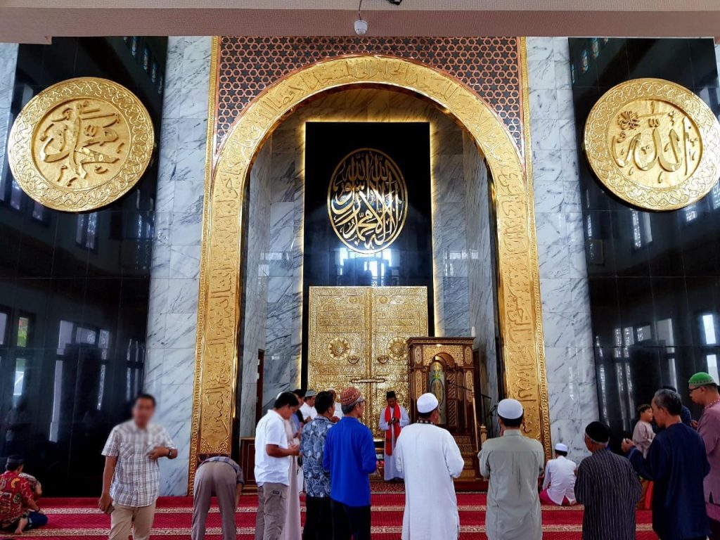 mihrab masjid tembaga kuningan